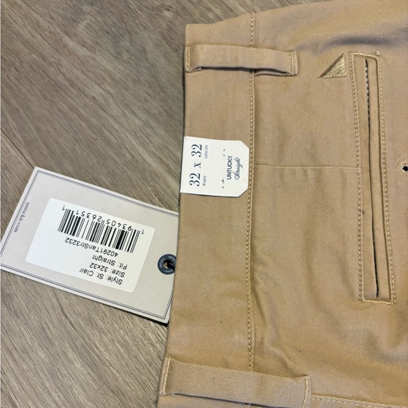 UNTUCKit Classic Chino Pants - Picture 4 of 4